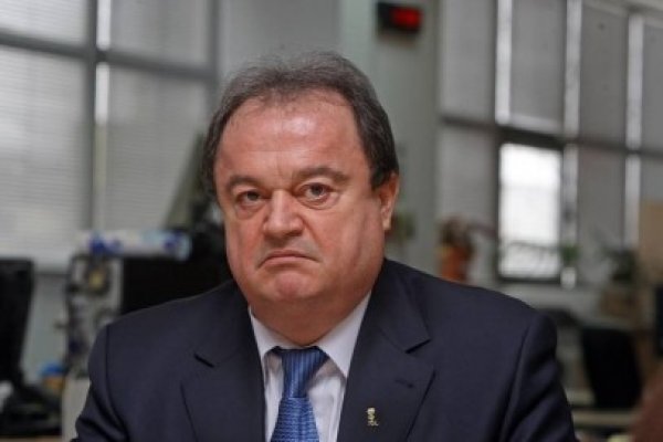 Parlamentarii PDL au părăsit plenul la buget